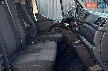 Вантажний фургон Renault Master 2022 в Тернополі