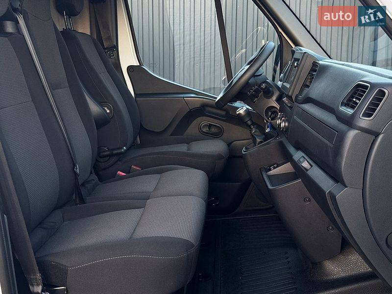 Вантажний фургон Renault Master 2022 в Тернополі