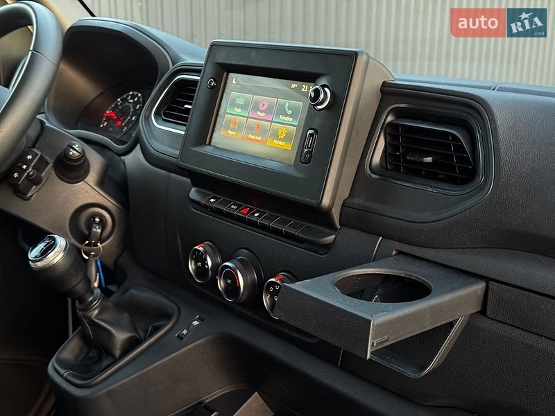 Вантажний фургон Renault Master 2022 в Тернополі