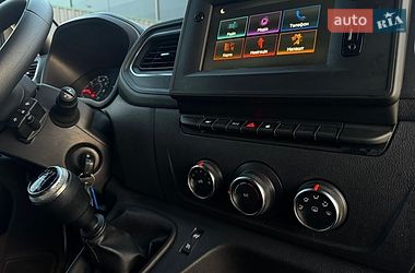 Вантажний фургон Renault Master 2022 в Тернополі
