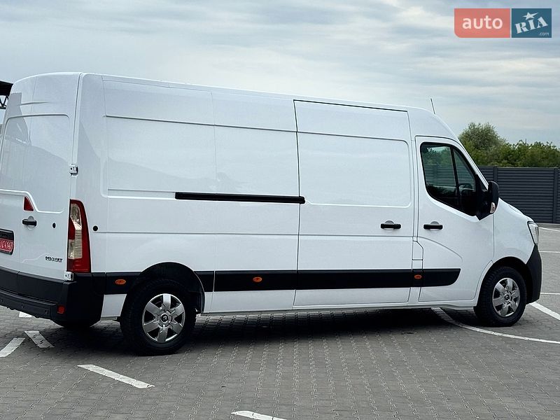Вантажний фургон Renault Master 2023 в Дубні
