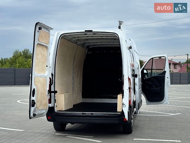Вантажний фургон Renault Master 2023 в Дубні