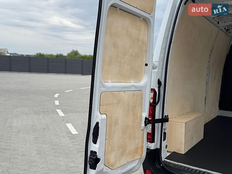 Вантажний фургон Renault Master 2023 в Дубні