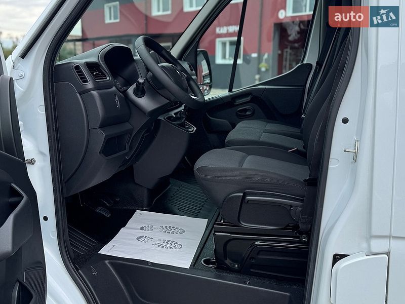 Вантажний фургон Renault Master 2023 в Дубні