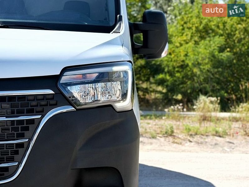 Грузовой фургон Renault Master 2022 в Киеве