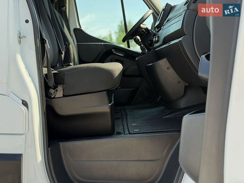 Грузовой фургон Renault Master 2022 в Киеве
