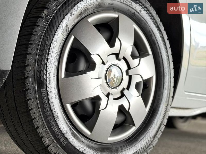 Грузовой фургон Renault Master 2022 в Киеве