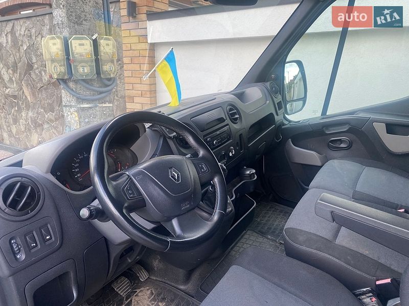 Грузопассажирский фургон Renault Master 2015 в Киеве