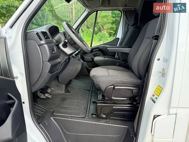 Грузовой фургон Renault Master 2023 в Киеве