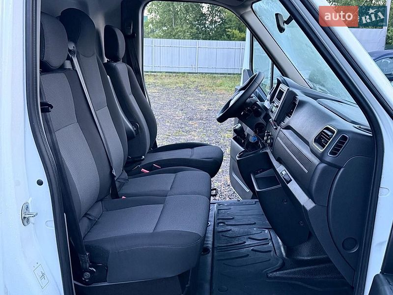 Вантажний фургон Renault Master 2021 в Дніпрі
