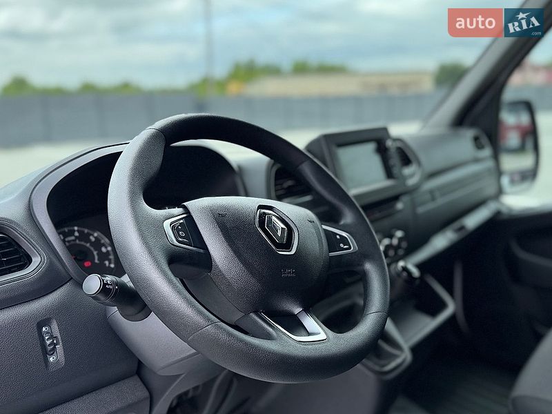 Грузовой фургон Renault Master 2023 в Дубно