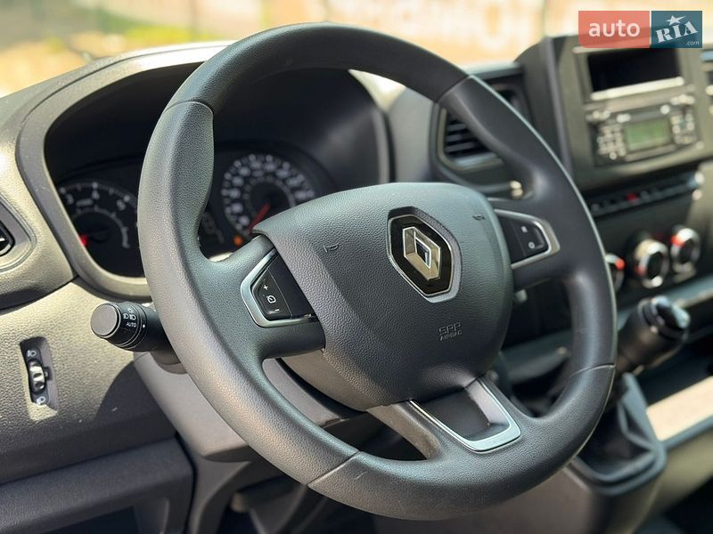 Грузовой фургон Renault Master 2022 в Умани