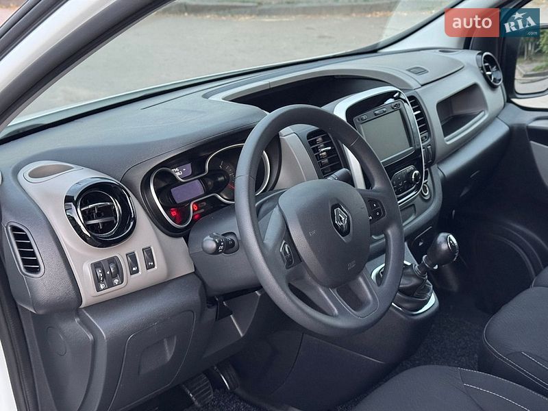 Вантажопасажирський фургон Renault Master 2019 в Дубні