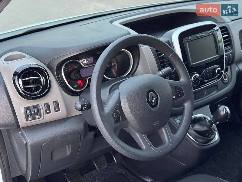 Вантажопасажирський фургон Renault Master 2019 в Дубні