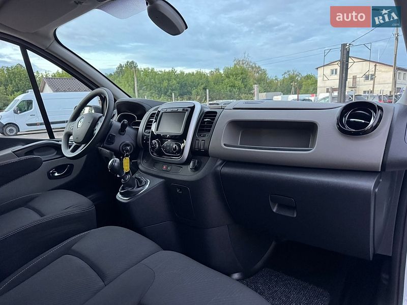 Вантажопасажирський фургон Renault Master 2019 в Дубні