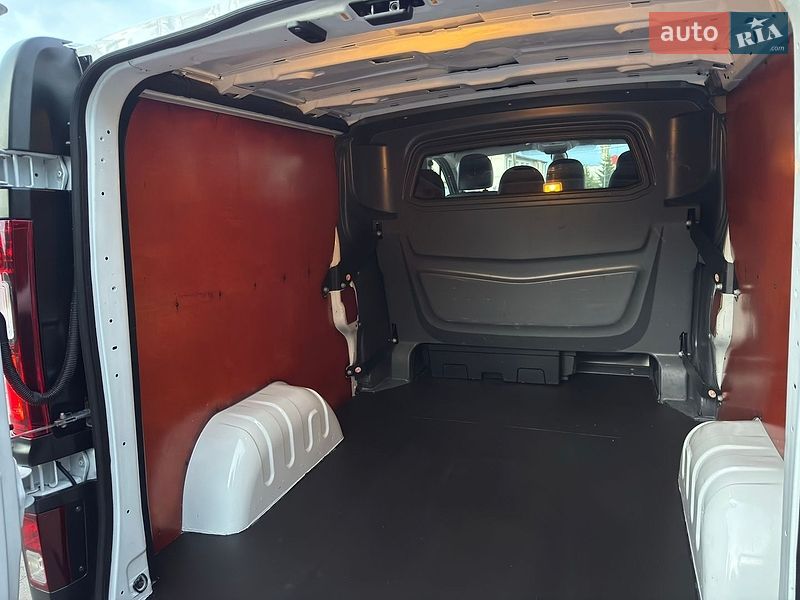 Вантажопасажирський фургон Renault Master 2019 в Дубні