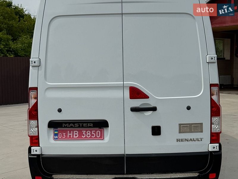 Грузопассажирский фургон Renault Master 2016 в Млинове
