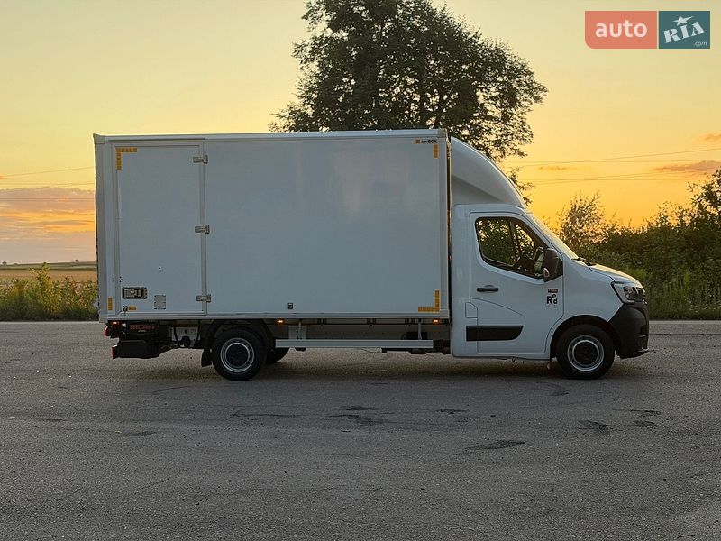 Грузовой фургон Renault Master 2021 в Дубно