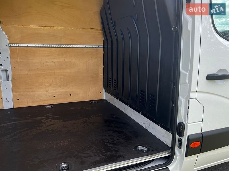 Грузовой фургон Renault Master 2018 в Бердичеве