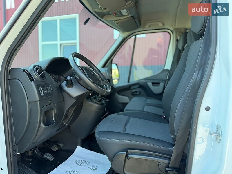 Вантажний фургон Renault Master 2018 в Дубні