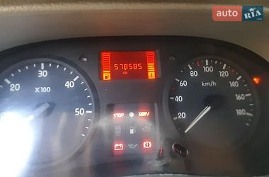 Вантажний фургон Renault Master 2004 в Рівному