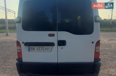 Вантажний фургон Renault Master 2004 в Рівному