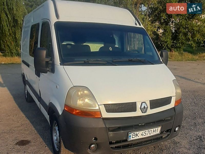 Вантажний фургон Renault Master 2004 в Рівному