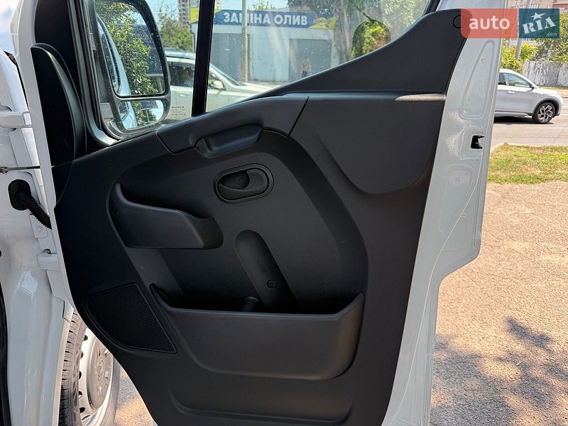Вантажний фургон Renault Master 2022 в Одесі