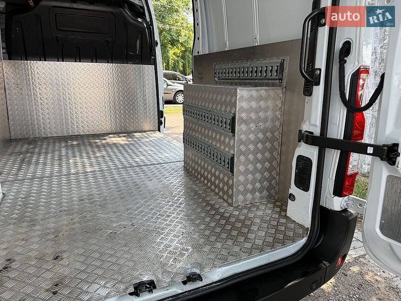 Вантажний фургон Renault Master 2022 в Одесі