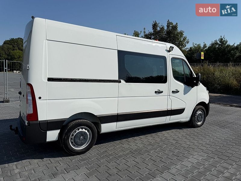 Вантажний фургон Renault Master 2015 в Тернополі