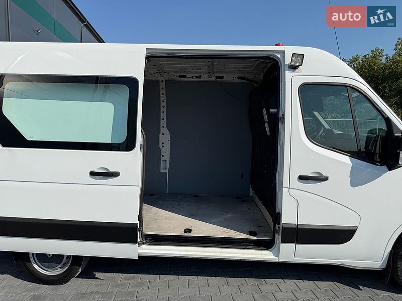 Вантажний фургон Renault Master 2015 в Тернополі