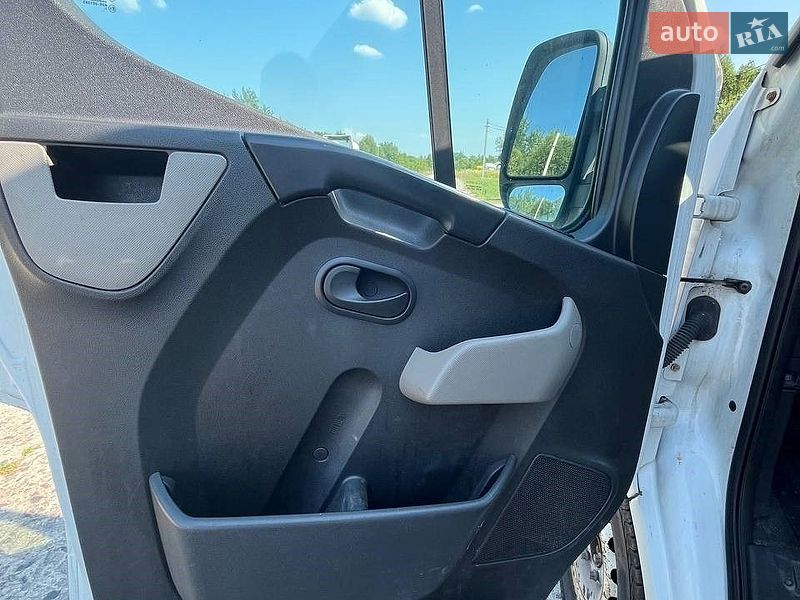 Вантажний фургон Renault Master 2014 в Львові