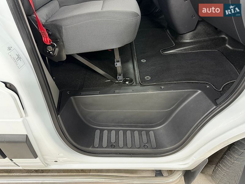 Микроавтобус грузовой (до 3,5т) Renault Master 2022 в Полтаве