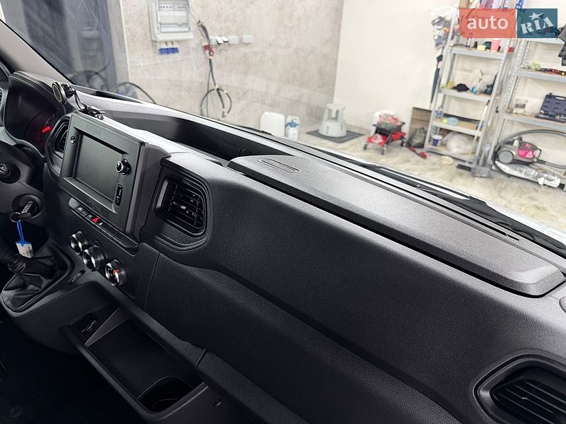 Микроавтобус грузовой (до 3,5т) Renault Master 2022 в Полтаве