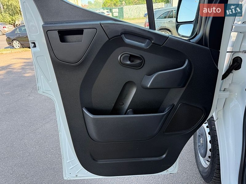 Вантажний фургон Renault Master 2019 в Одесі