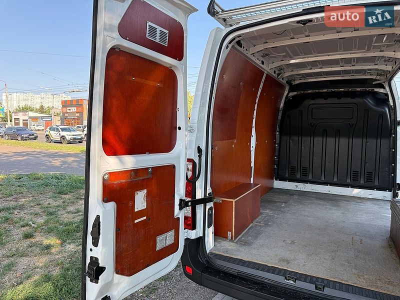 Вантажний фургон Renault Master 2019 в Одесі
