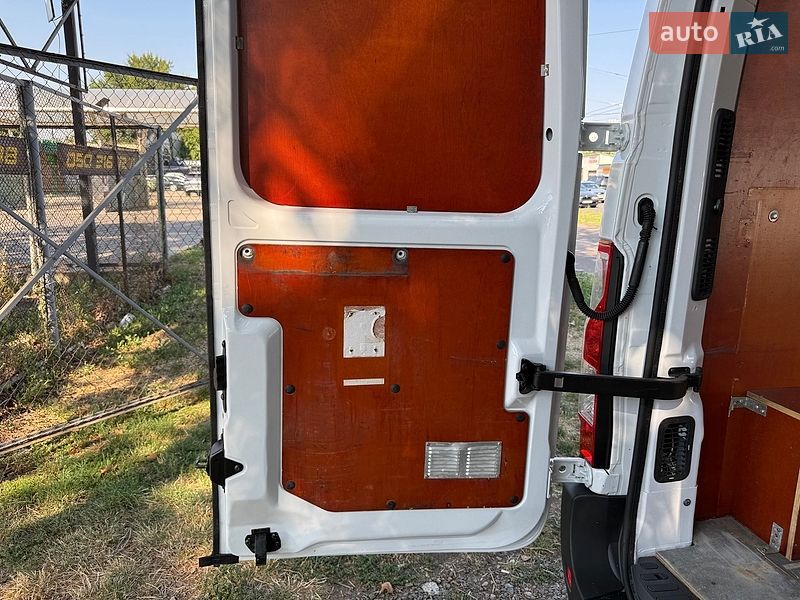 Вантажний фургон Renault Master 2019 в Одесі
