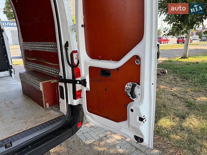 Вантажний фургон Renault Master 2019 в Одесі