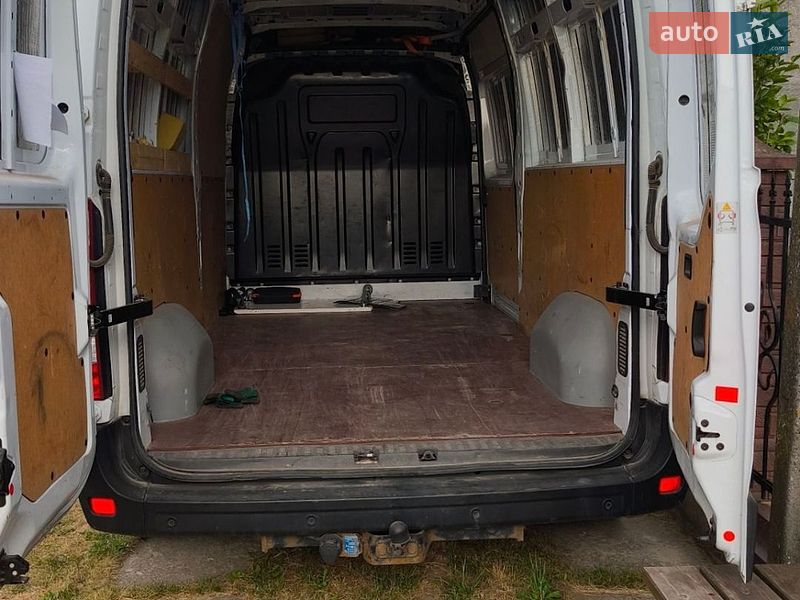 Вантажний фургон Renault Master 2019 в Львові