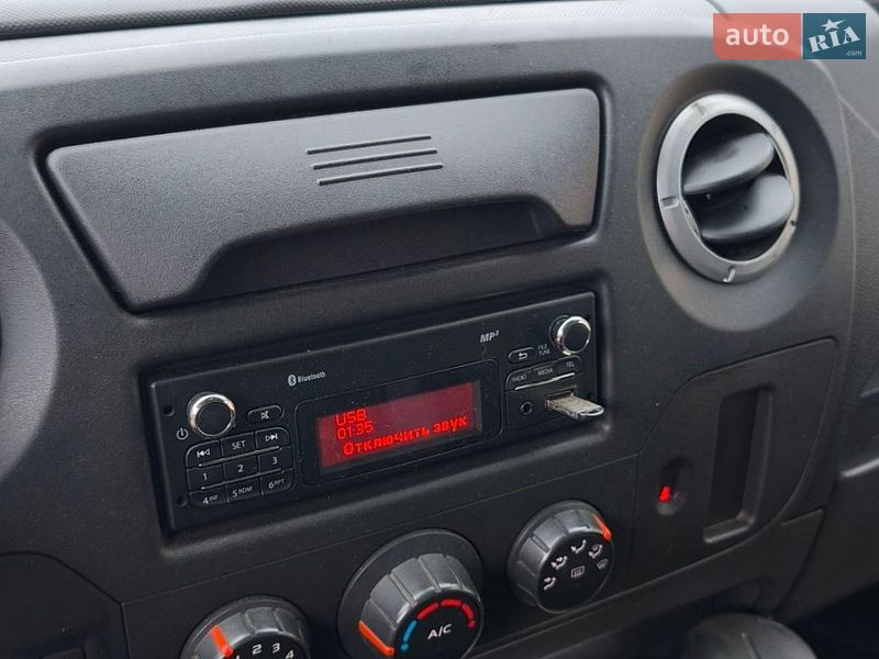 Вантажний фургон Renault Master 2019 в Львові