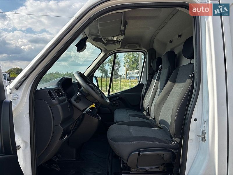 Вантажний фургон Renault Master 2021 в Львові