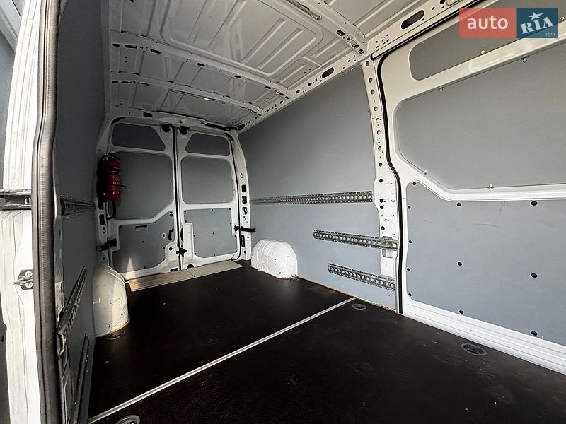 Вантажний фургон Renault Master 2021 в Львові