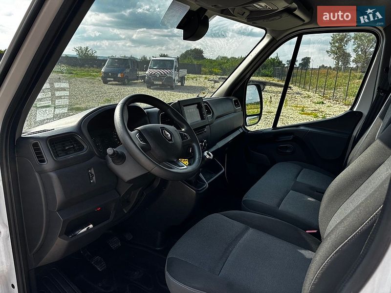 Вантажний фургон Renault Master 2021 в Львові