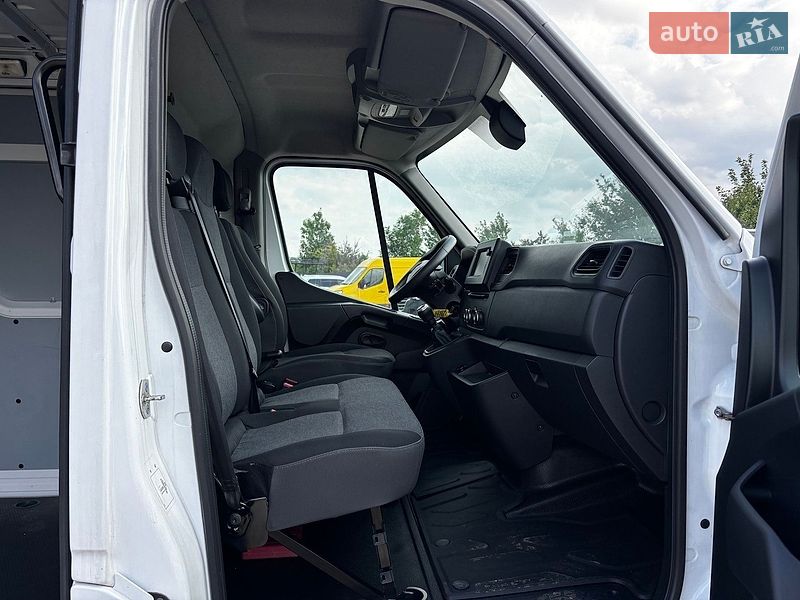 Вантажний фургон Renault Master 2021 в Львові