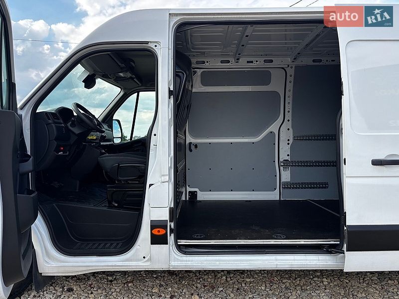 Вантажний фургон Renault Master 2021 в Львові