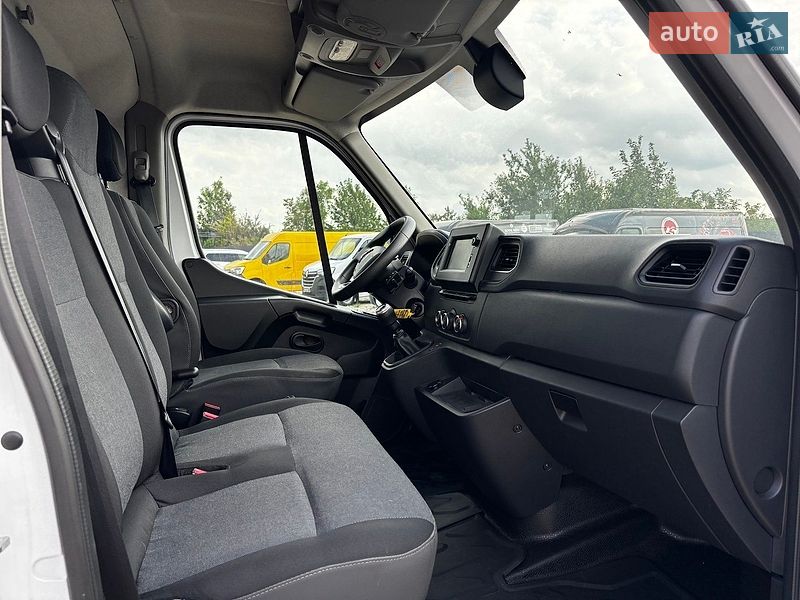Вантажний фургон Renault Master 2021 в Львові
