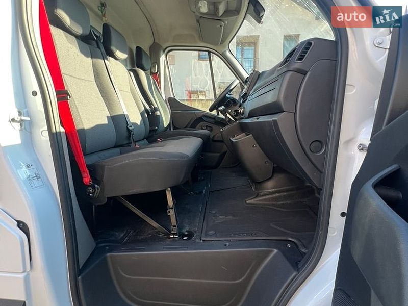 Вантажний фургон Renault Master 2022 в Львові