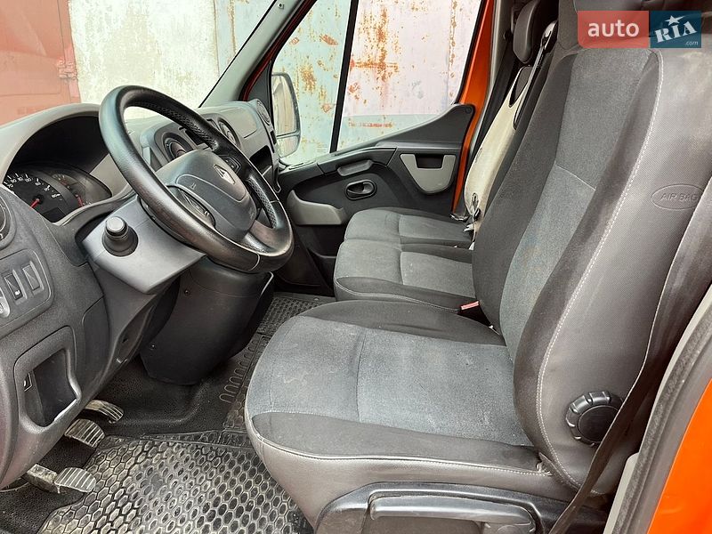 Вантажний фургон Renault Master 2018 в Львові