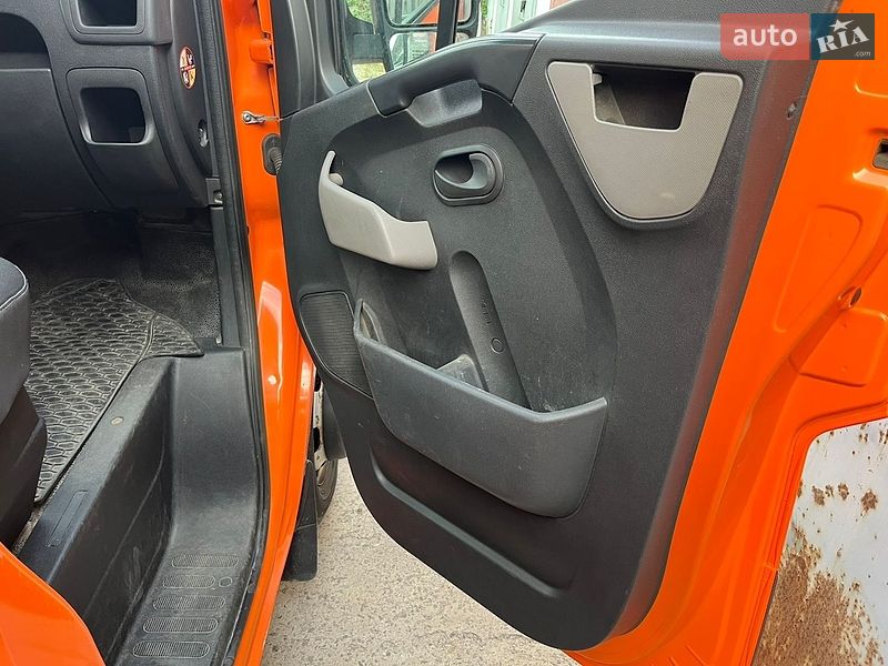 Вантажний фургон Renault Master 2018 в Львові