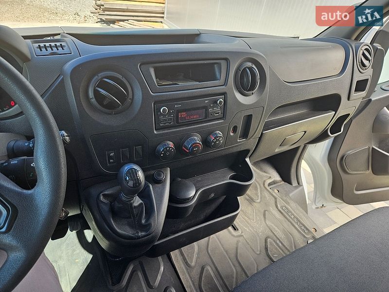 Грузовой фургон Renault Master 2017 в Ивано-Франковске